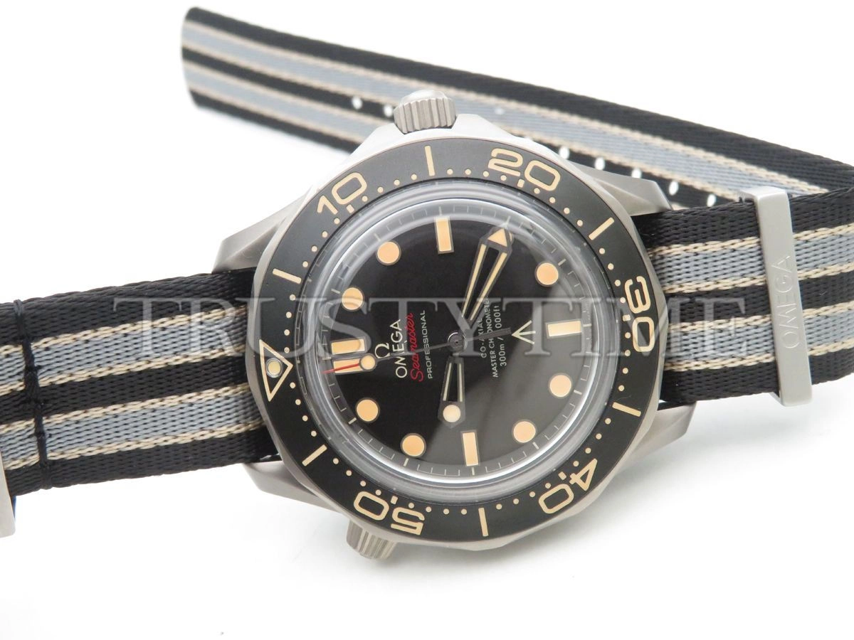 Копия часов Omega Seamaster Diver 300m Co Axial Master Chronometer «007 Edition» 42mm 210.92.42.20.01.001