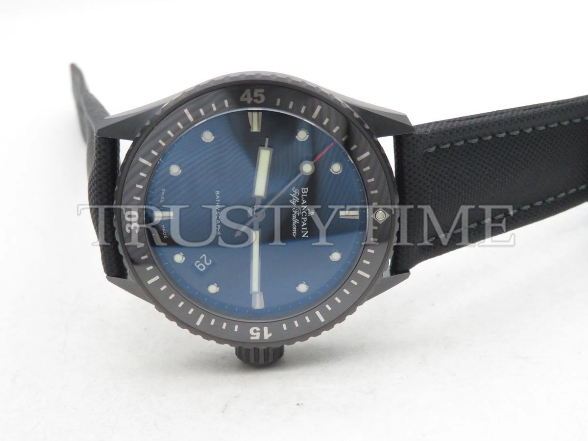 Копия часов Blancpain Fifty Fathoms Bathyscaphe 5000-0130-B52A