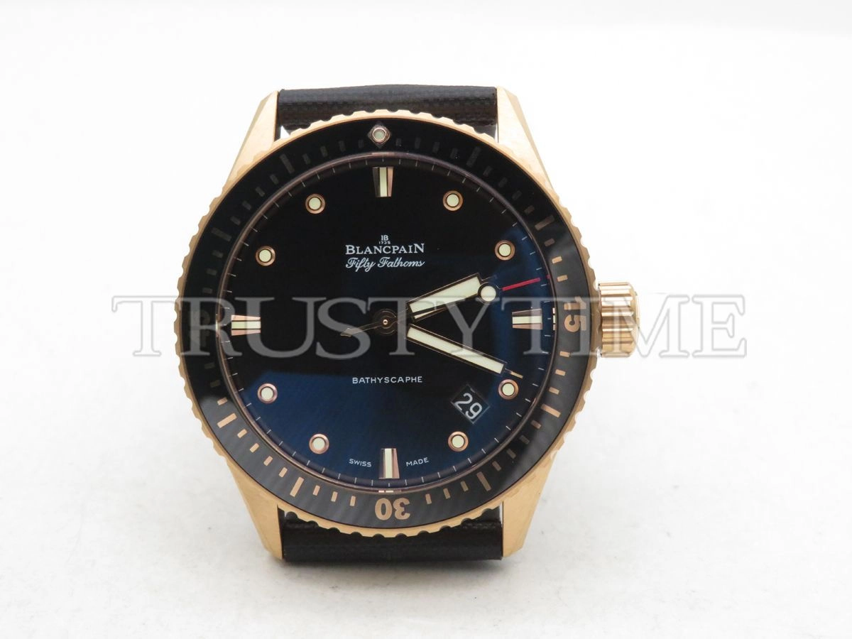 Копия часов Blancpain Fifty Fathoms Bathyscaphe 5000-36S30-B52A