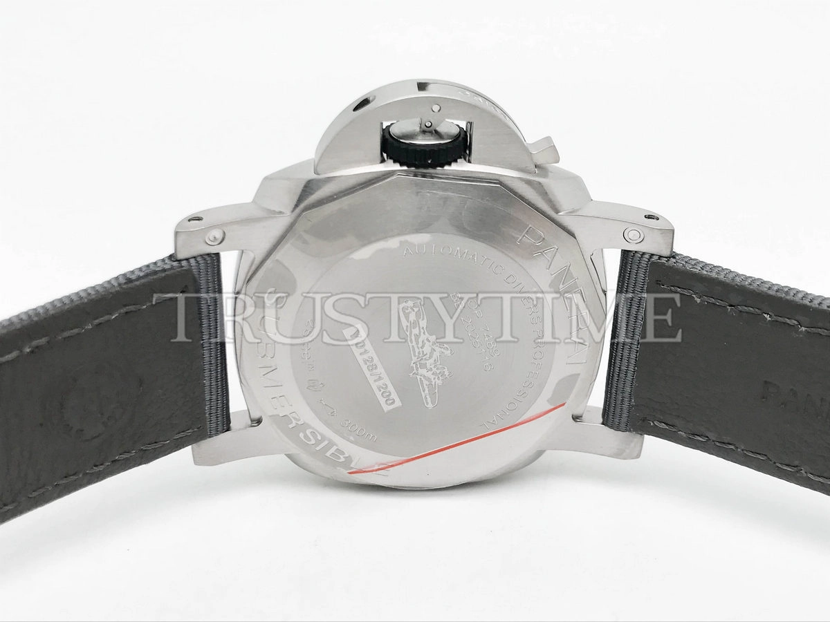 Копия часов Panerai Submersible QuarantaQuattro ESteel Grigio Roccia 44mm PAM01288