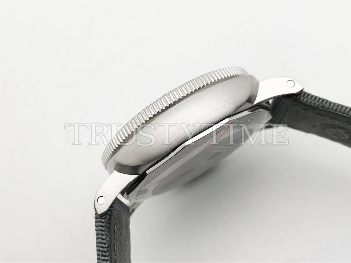 Копия часов Panerai Submersible QuarantaQuattro ESteel Grigio Roccia 44mm PAM01288