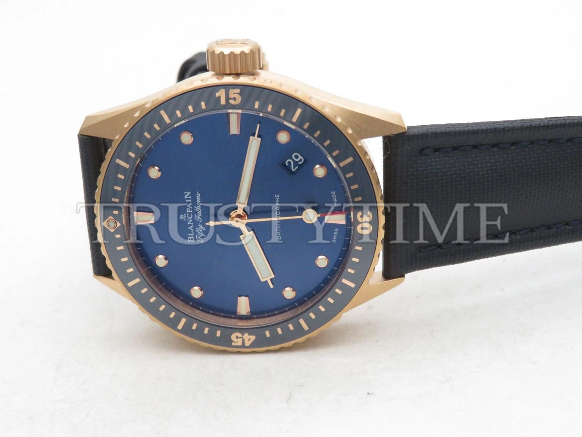 Копия часов Blancpain Fifty Fathoms Bathyscaphe 5000-36S40-O52A