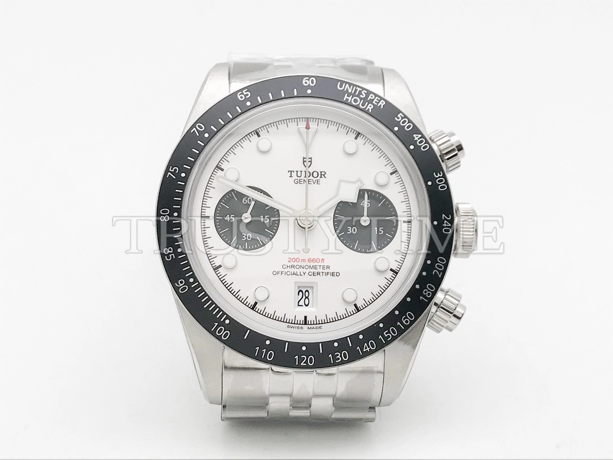 Копия часов Tudor Heritage Black Bay Chronograph M79360N-0014