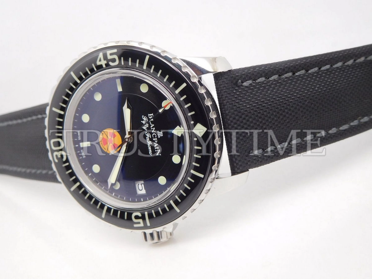 Копия часов Blancpain Fifty Fathoms No Radiation 5008D-1130-B64A