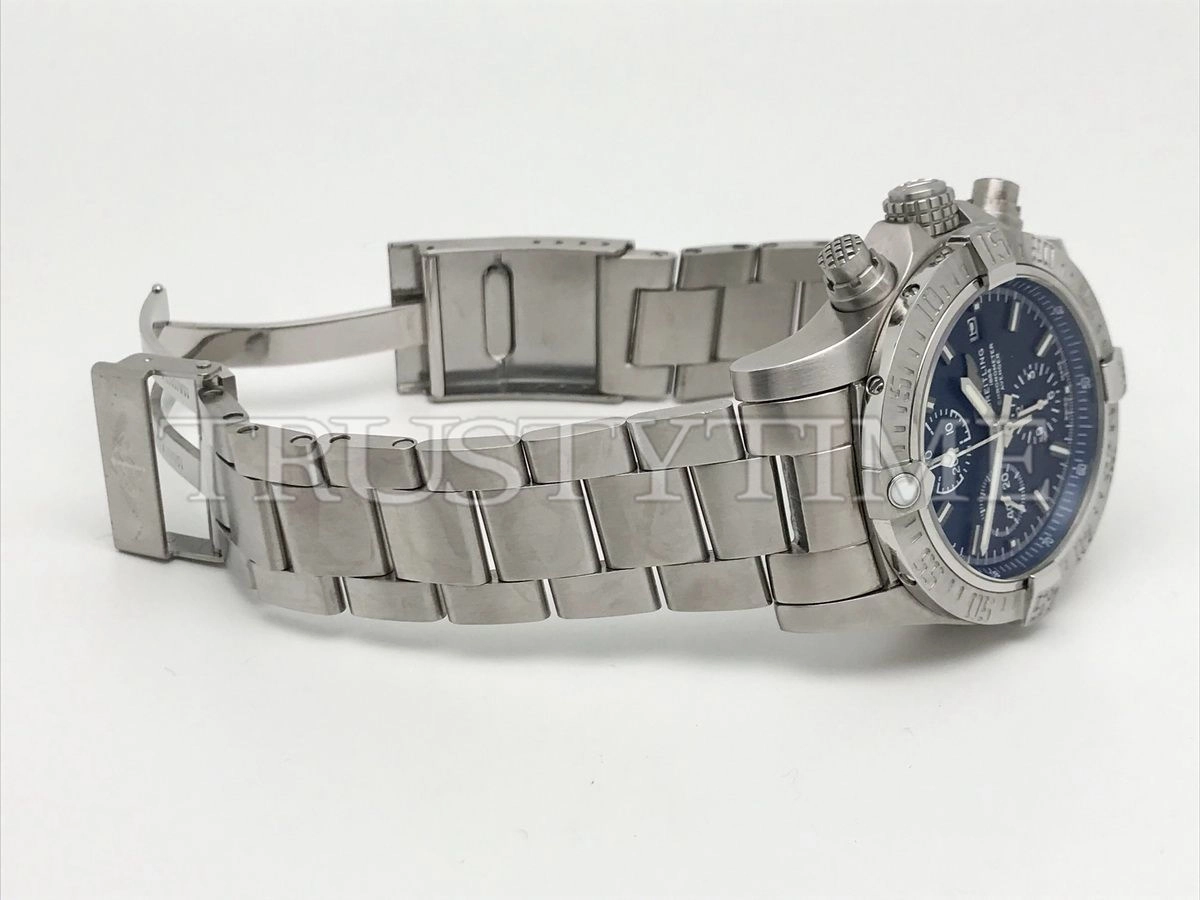Копия часов Breitling Avenger Chronograph 43 A13385101C1A1