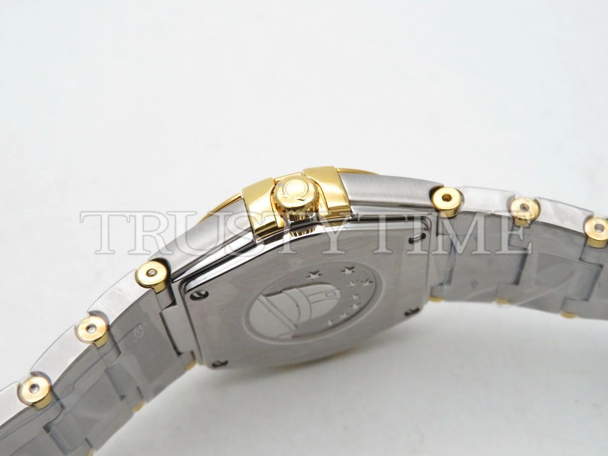 Копия часов Omega Constellation Manhattan Quartz 28mm 131.20.28.60.55.002