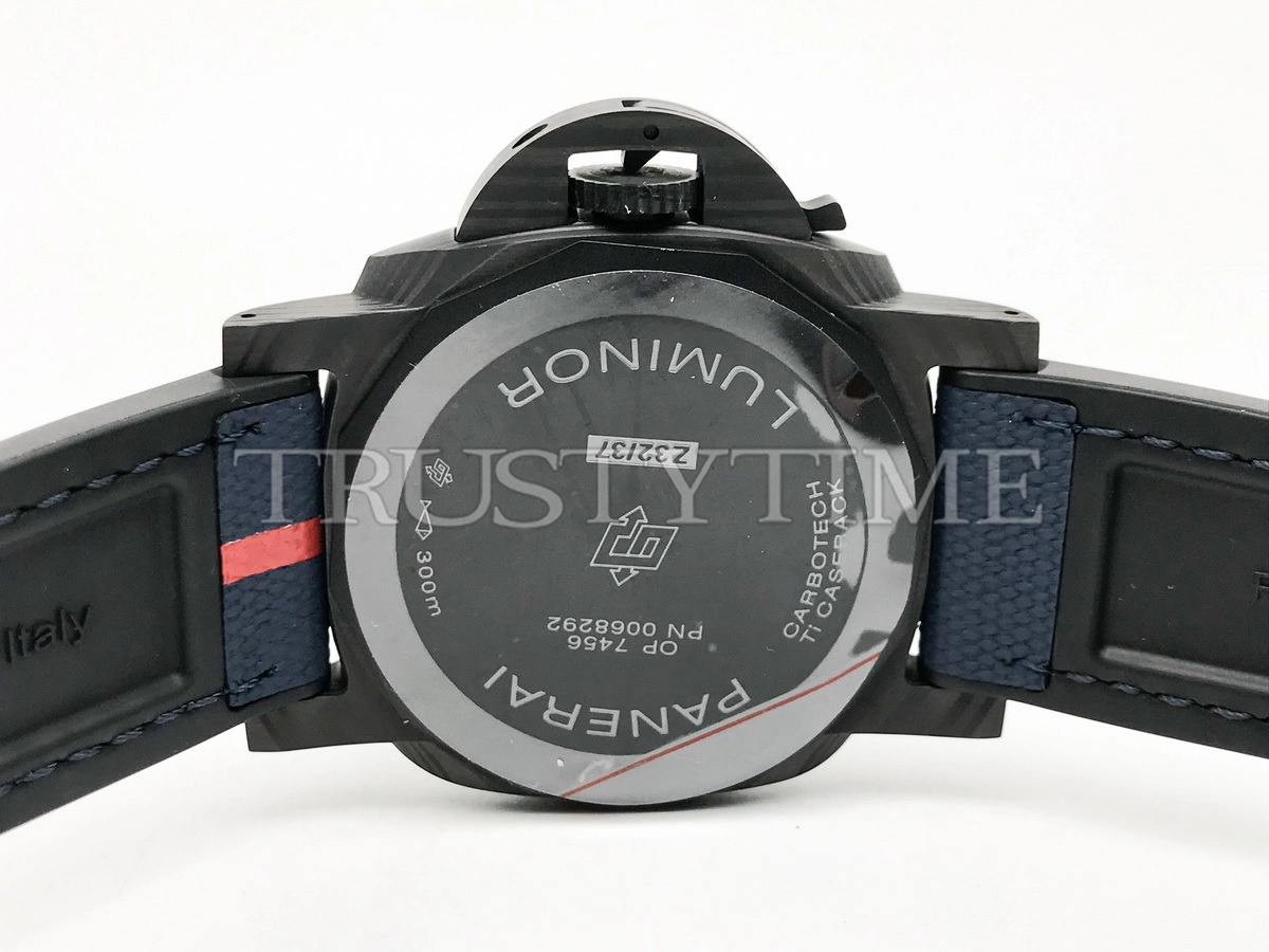 Копия часов Panerai Luminor Marina Carbotech™ Luna Rossa 44mm PAM01529
