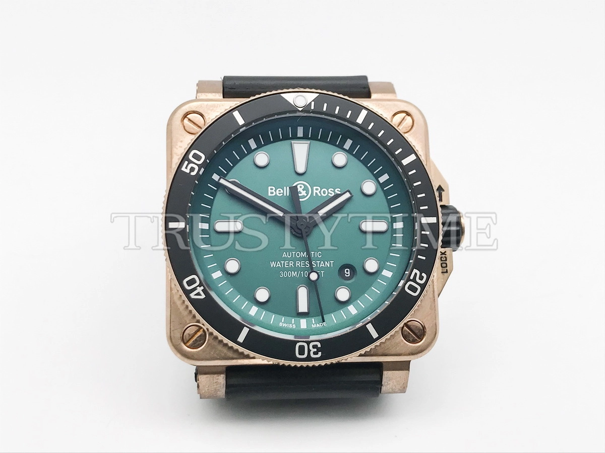 Копия часов Bell & Ross BR 03-92 Diver Black & Green Bronze BR0392-D-LT-BR/SRB