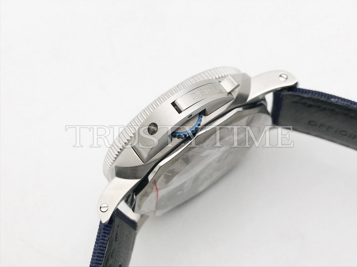 Копия часов Panerai Submersible QuarantaQuattro eSteel™ Blu Profondo 44mm PAM01289