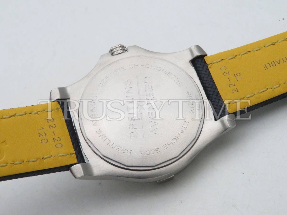 Копия часов Breitling Avenger Automatic 43 A17318101C1X1