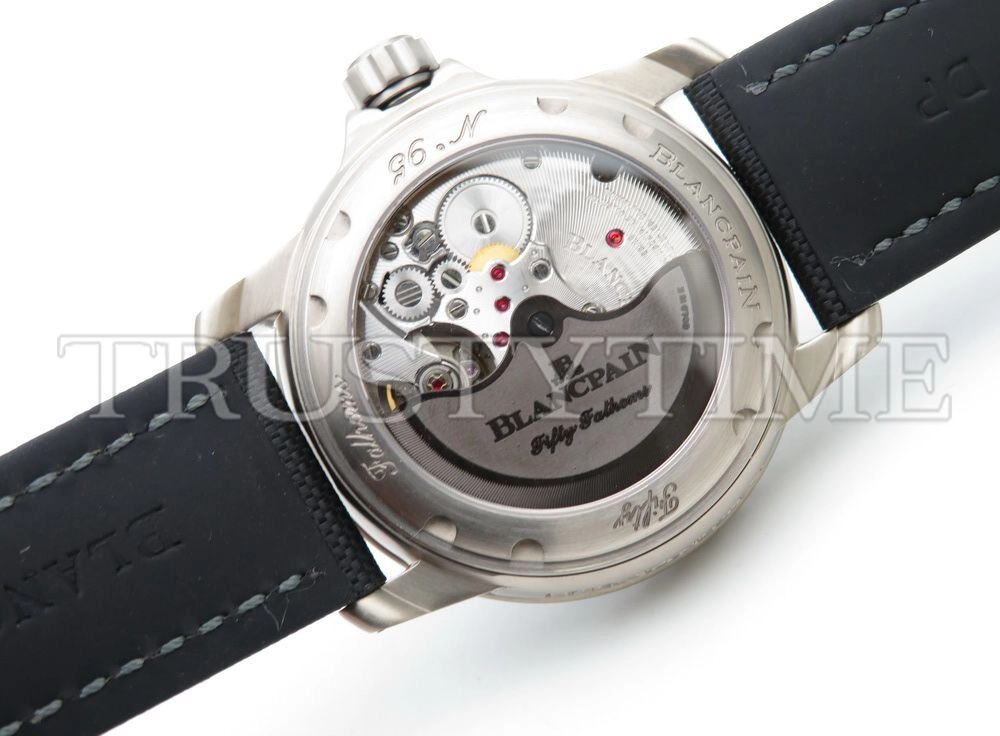 Копия часов Blancpain Fifty Fathoms 5015-1130-52A