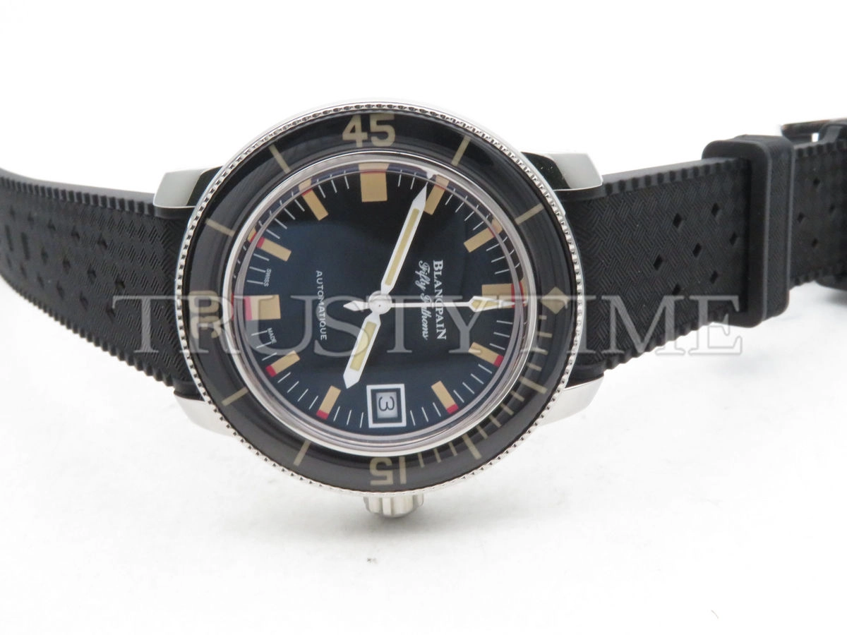 Копия часов Blancpain Fifty Fathoms Barakuda 5008B-1130-B52A