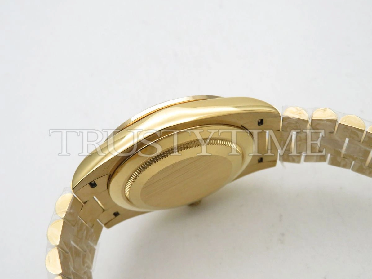 Копия часов Rolex Day-Date 40mm 228348RBR-0005