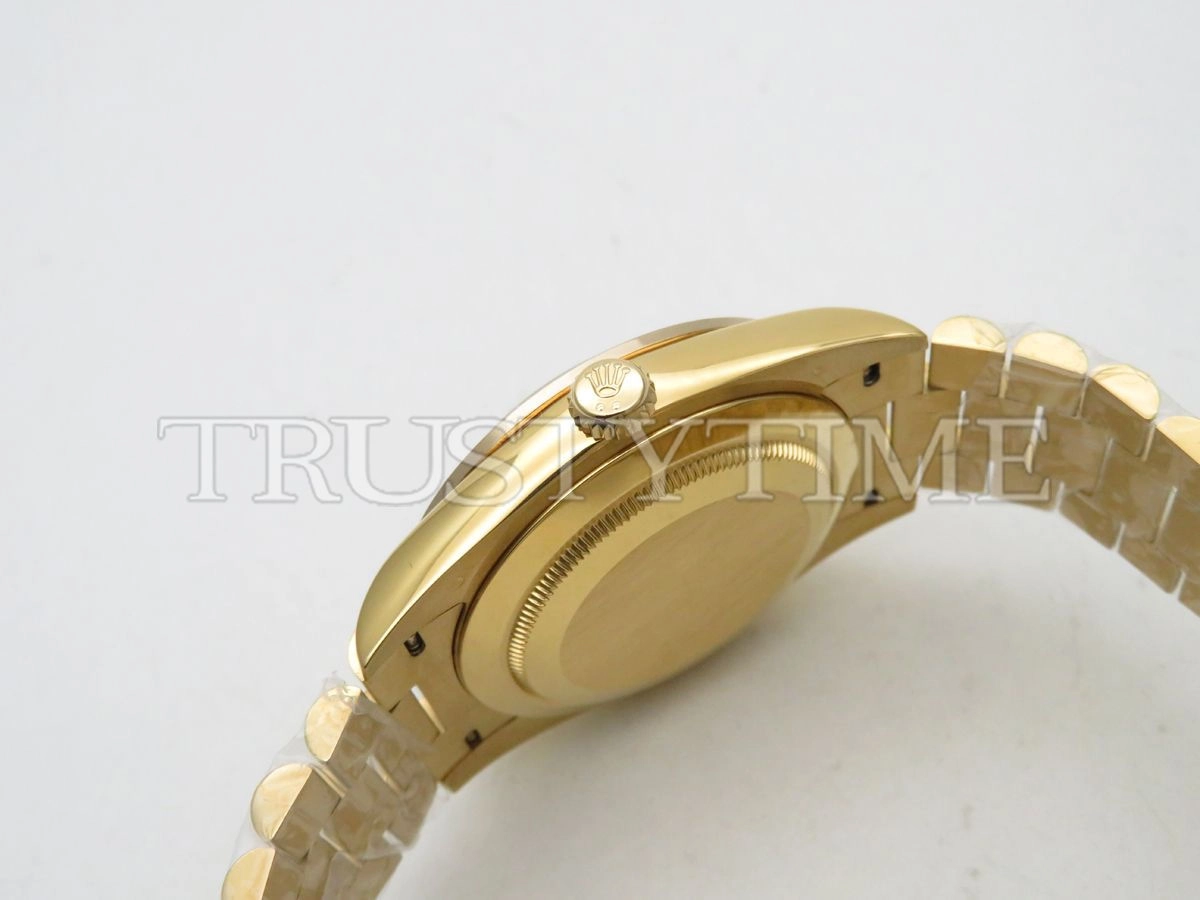 Копия часов Rolex Day-Date 40mm 228348RBR-0005