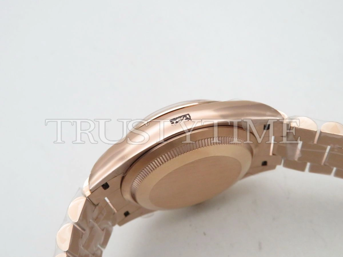 Копия часов Rolex Day-Date 36mm 128235-0037