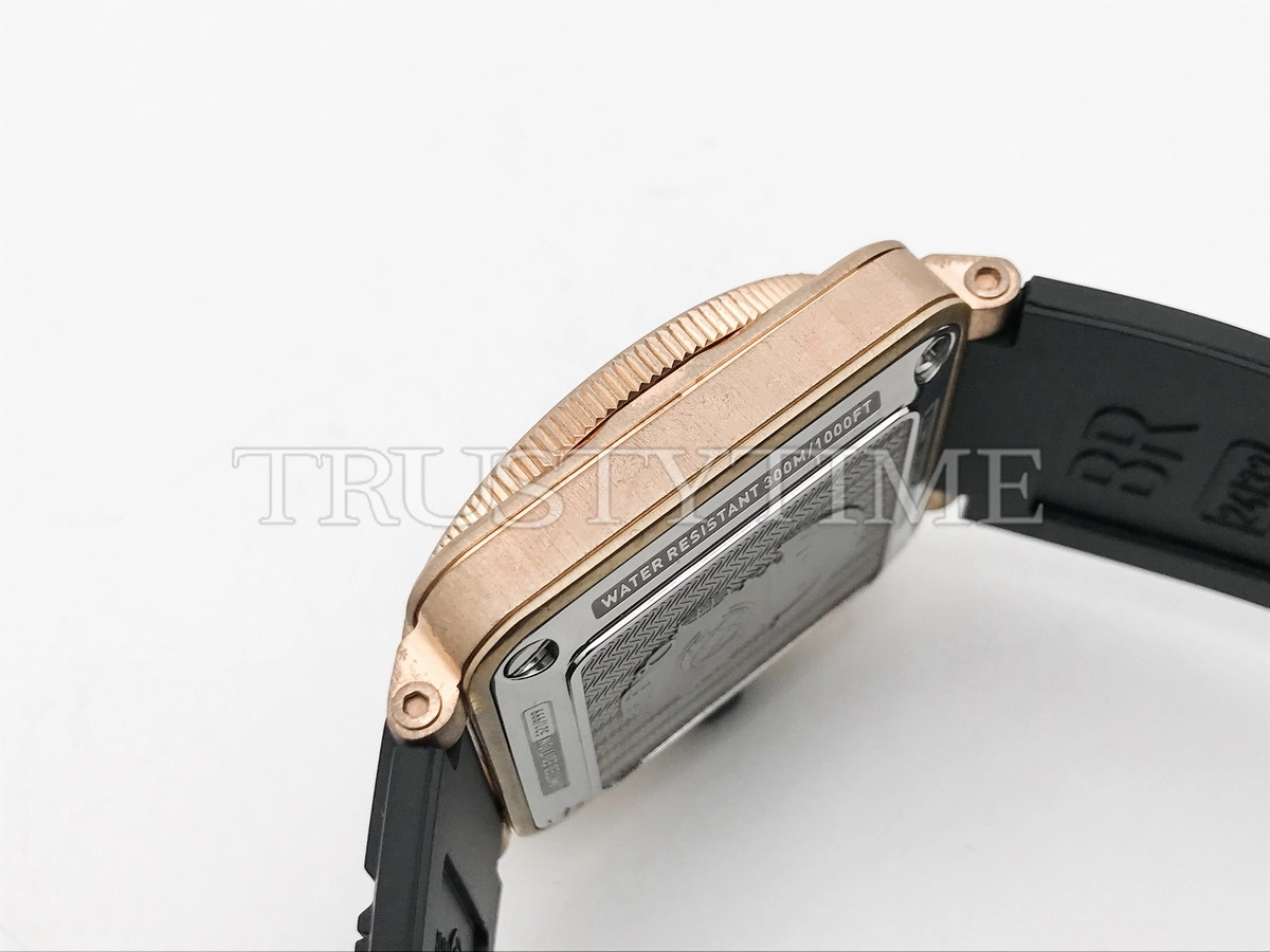 Копия часов Bell & Ross BR 03-92 Diver Black & Green Bronze BR0392-D-LT-BR/SRB