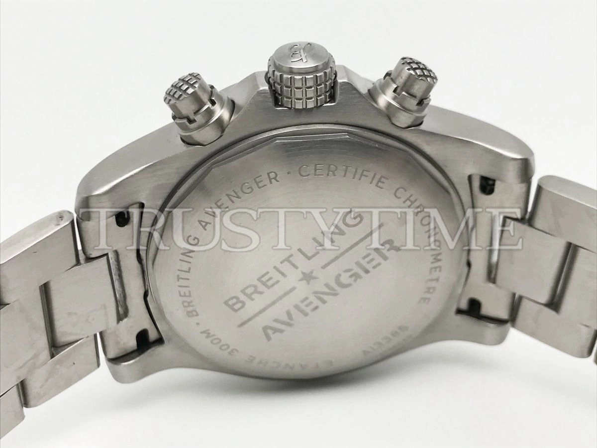 Копия часов Breitling Avenger Chronograph 43 A13385101B1A1