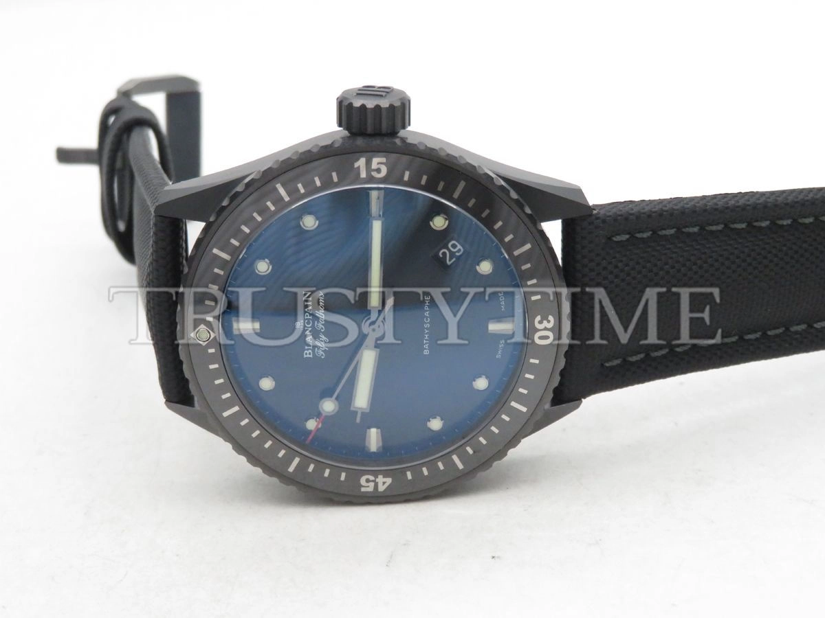Копия часов Blancpain Fifty Fathoms Bathyscaphe 5000-0130-B52A