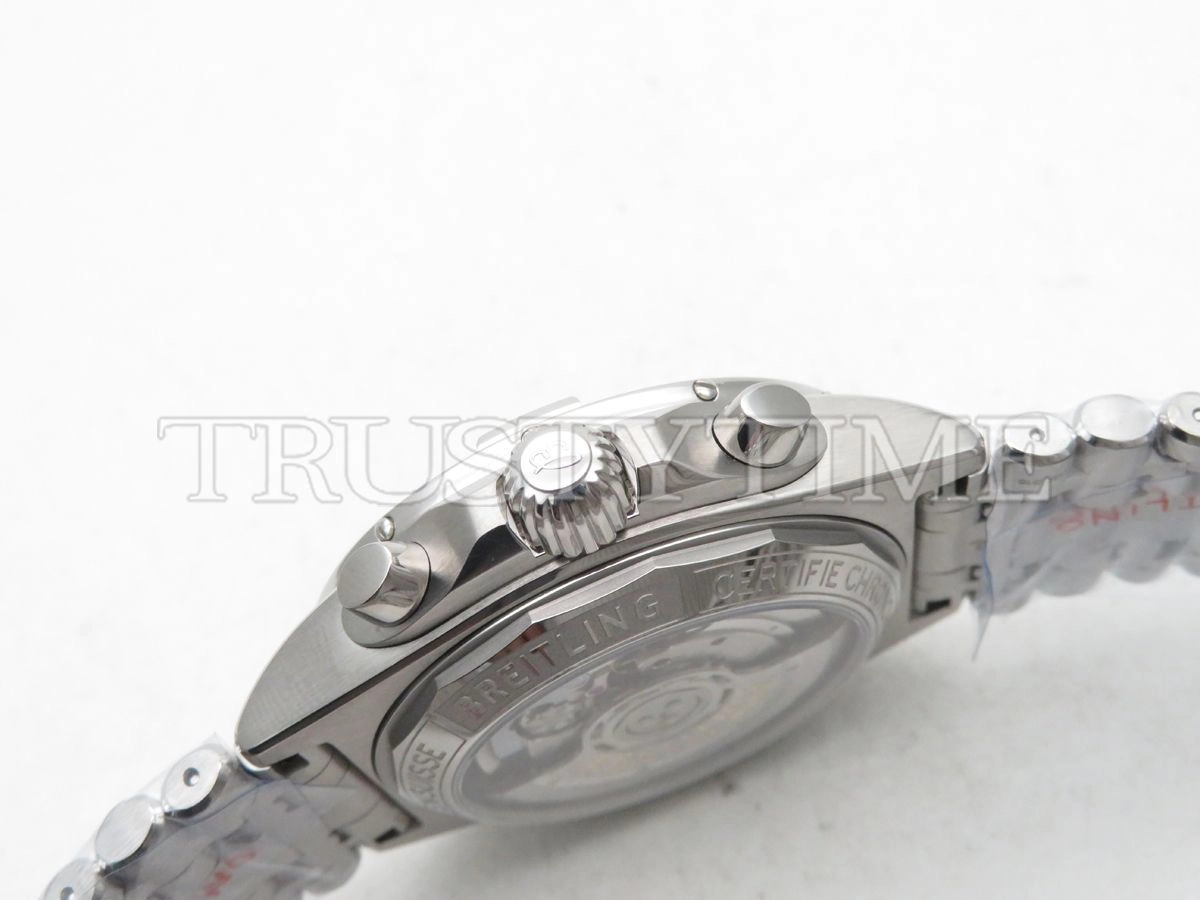 Копия часов Breitling Chronomat B01 42 AB0134101C1A1
