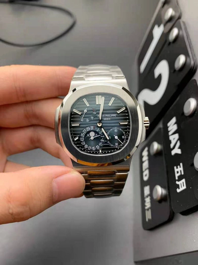 Реплика Patek Philippe MoonPhase 5712 Реплика Patek Philippe MoonPhase 5712