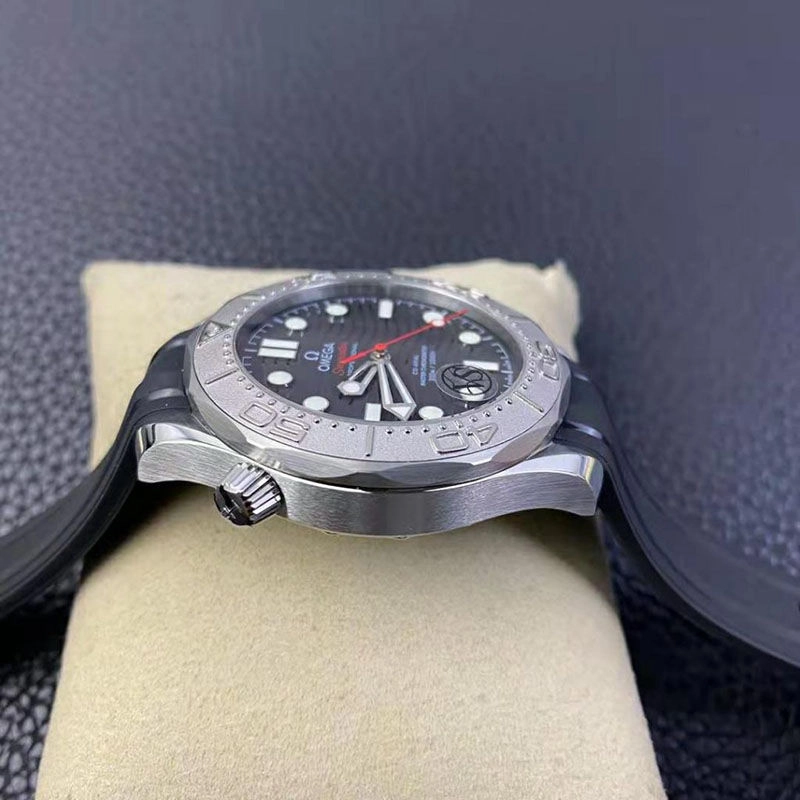 Реплика Omega Seamaster Diver 300m Nekton с супер клоном 8806 Реплика Omega Seamaster Diver 300m Nekton с супер клоном 8806