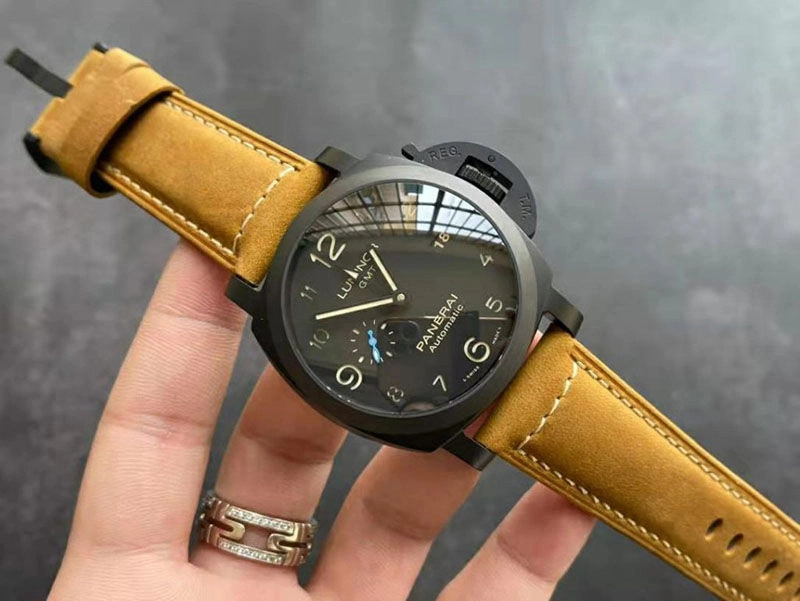 Реплика Panerai Luminor GMT PAM1441 керамика с супер клоном P. 9010